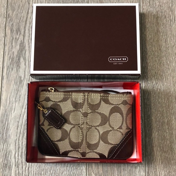 Small Classic Coach Wristlet - Picture 3 of 7